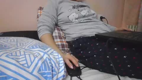 Snapshot of milanako chatting on 01.06.25 milanako online show from 01.06.25