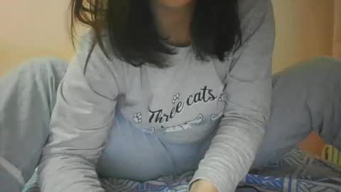 Snapshot of milanako chatting on 02.01.25 milanako online show from 02.01.25