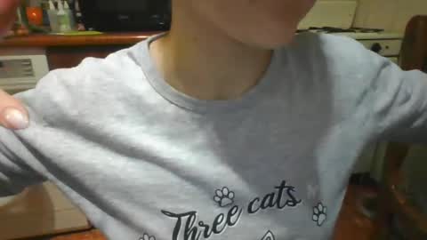 Snapshot of milanako chatting on 02.04.25 milanako online show from 02.04.25