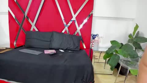 Snapshot of milanhtx2 chatting on 10.23.25 milanx2 online show from 10.23.25