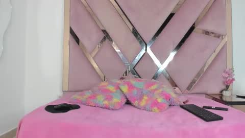 Snapshot of milanhtx2 chatting on 10.25.25 milanx2 online show from 10.25.25