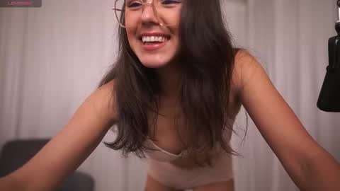 Snapshot of milanianew chatting on 10.21.25 milanianew online show from 10.21.25