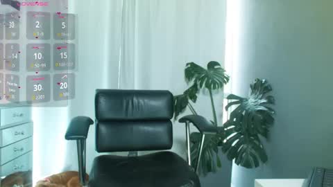 Snapshot of milansantana24 chatting on 10.09.25 MILAN SANTANA online show from 10.09.25