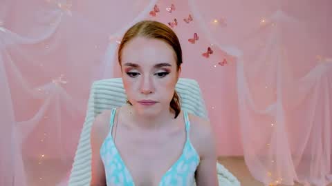 Snapshot of milasiren chatting on 05.20.26 Mila online show from 05.20.26