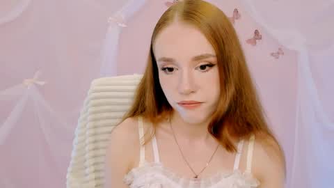 Snapshot of milasiren chatting on 05.23.26 Mila online show from 05.23.26
