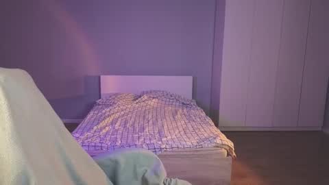 Mila online show from 09.26.25