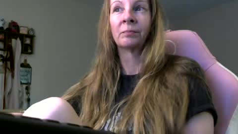 Snapshot of milastoned chatting on 06.21.26 Mila online show from 06.21.26