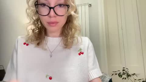 Mila online show from 09.21.25