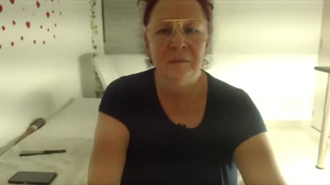 Snapshot of milchanell chatting on 06.20.26 milchanell online show from 06.20.26