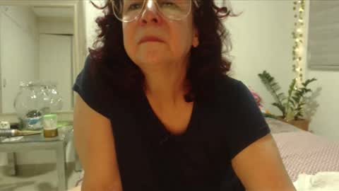 Snapshot of milchanell chatting on 07.31.26 milchanell online show from 07.31.26
