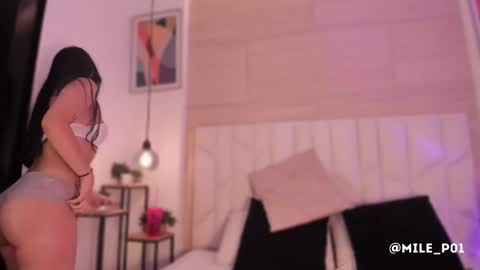 Snapshot of mile_perez chatting on 10.14.25 M I L E online show from 10.14.25