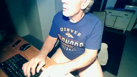 Milehi1958 online show from 10.20.25