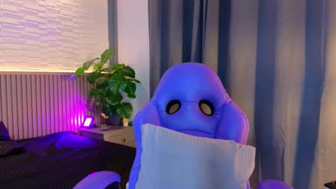 milena_lawson online show from 11.05.25