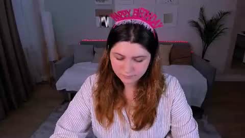 Snapshot of milenafiery chatting on 07.21.26 milenafiery online show from 07.21.26
