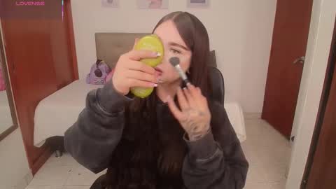 Snapshot of miley_baker chatting on 02.18.26 Miley online show from 02.18.26