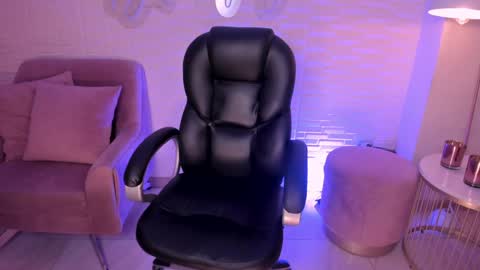 Snapshot of mileycruz_ chatting on 02.02.25 Miley Cruz IG miley model23 online show from 02.02.25