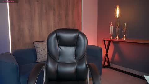 Snapshot of mileycruz_ chatting on 10.28.25 Miley Cruz IG miley model23 online show from 10.28.25