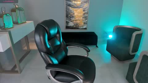 Snapshot of mileycruz_ chatting on 11.06.25 Miley Cruz IG miley model23 online show from 11.06.25