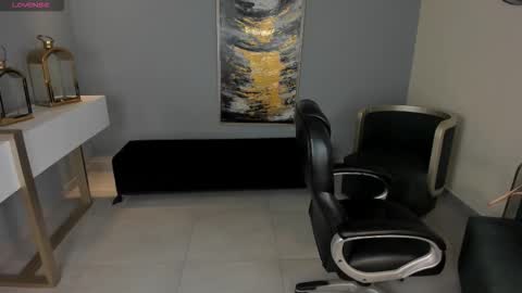 Snapshot of mileycruz_ chatting on 11.08.25 Miley Cruz IG miley model23 online show from 11.08.25