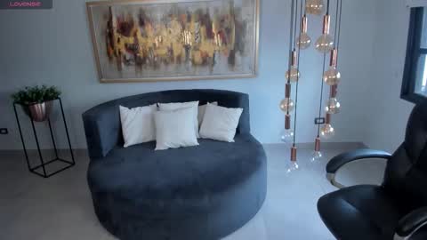 Miley Cruz  IG miley model23 online show from 12.13.25