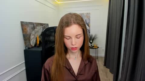 Snapshot of mileygloss chatting on 05.17.26 mileygloss online show from 05.17.26