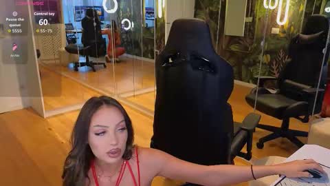 Miley Sin online show from 11.18.25