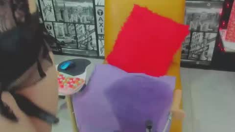 Snapshot of milf_brend chatting on 12.29.24 Milf Brend online show from 12.29.24