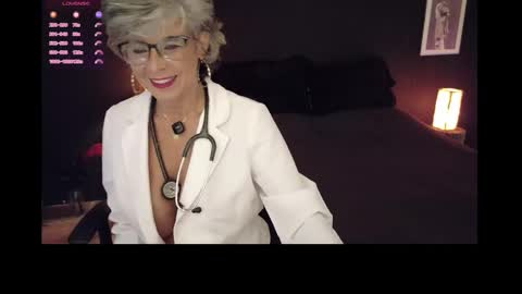 Snapshot of milf_ette chatting on 05.18.26 Fabiola online show from 05.18.26