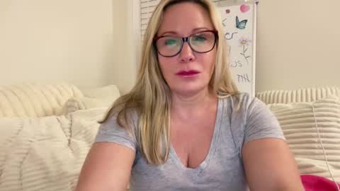 MIlf Goddess online show from 09.15.25