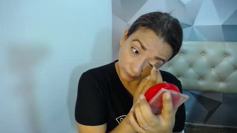 Snapshot of milf_hugeboobs chatting on 11.05.25 milf_hugeboobs online show from 11.05.25