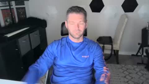 Snapshot of milf_hunter567 chatting on 10.17.25 milf_hunter567 online show from 10.17.25