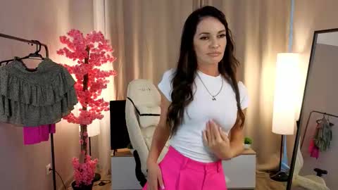 Snapshot of milf_mamyy chatting on 10.09.25 Filicia online show from 10.09.25