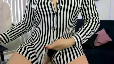 Snapshot of milfashley chatting on 01.04.25 ASHLEY online show from 01.04.25