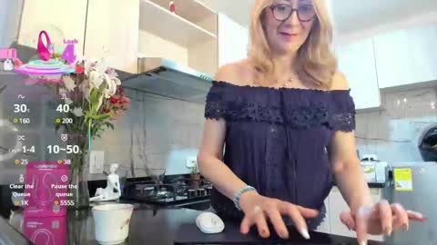 Snapshot of milfashley chatting on 02.12.25 ASHLEY online show from 02.12.25