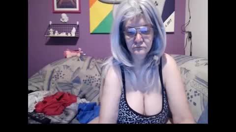 Milfchantal online show from 02.17.25