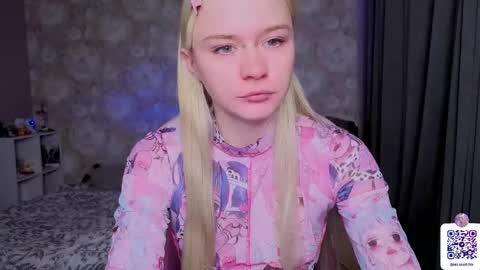Snapshot of miliameow chatting on 05.18.26 Milia online show from 05.18.26