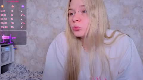 Snapshot of miliameow chatting on 07.14.26 Milia online show from 07.14.26