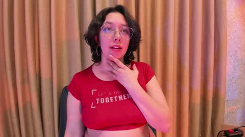 Snapshot of milie_yue206028 chatting on 10.17.25 Millie online show from 10.17.25