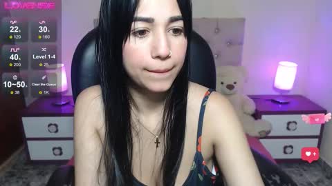 Snapshot of milk_little4u chatting on 11.27.25 luci online show from 11.27.25