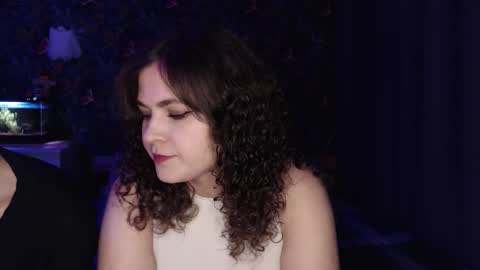 Snapshot of milk_slice chatting on 10.11.25 Stella and Neo online show from 10.11.25