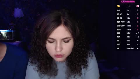 Snapshot of milk_slice chatting on 11.01.25 Stella and Neo online show from 11.01.25