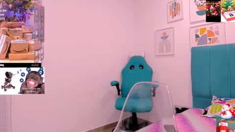 Snapshot of milk_zafira chatting on 10.22.25 milk_zafira online show from 10.22.25