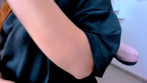 Snapshot of milk_zafira chatting on 11.09.25 milk_zafira online show from 11.09.25