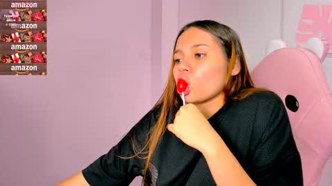 Snapshot of milk_zafira chatting on 11.14.25 milk_zafira online show from 11.14.25