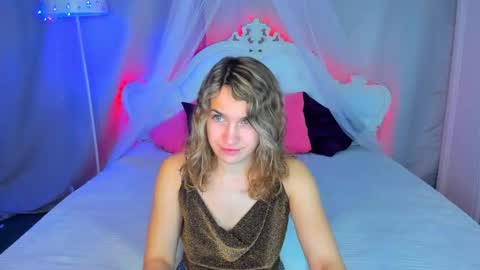 milkablond online show from 12.09.24