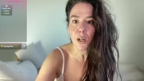 Snapshot of milkandhoneylullabies chatting on 10.15.25 Milk online show from 10.15.25