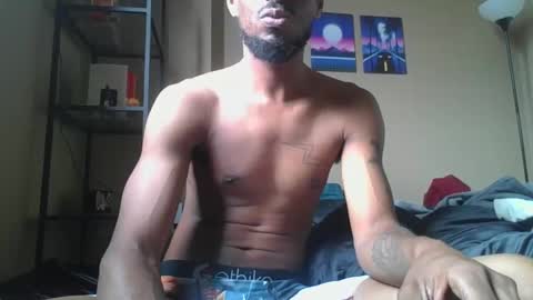 Snapshot of milkchocolatesensei chatting on 01.07.25 Milk Chocolate Sensei online show from 01.07.25