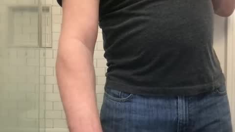 Snapshot of milkitdaddy chatting on 03.11.25 milkitdaddy online show from 03.11.25