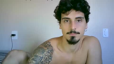 Snapshot of milkoffee chatting on 12.11.24 milkoffee online show from 12.11.24