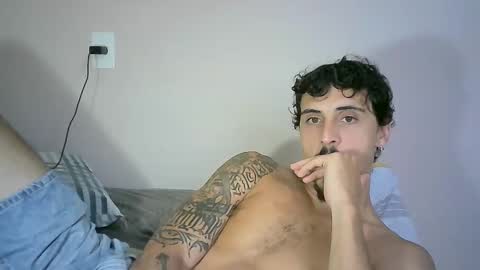 Snapshot of milkoffee chatting on 12.19.24 milkoffee online show from 12.19.24